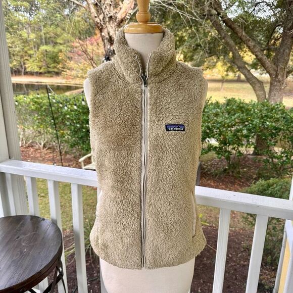Patagonia Los Gatos Furry Vest - Picture 1 of 6